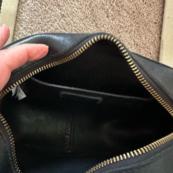 Madewell leather  Women's  camera style Crossbody Bag - Picture 3 of 3